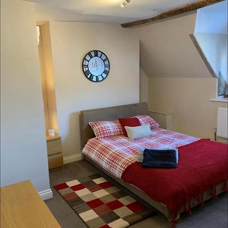 Studio Double. Own Bathroom, Shared Kitchen Bewdley Exterior foto