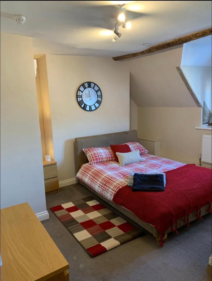 Studio Double. Own Bathroom, Shared Kitchen Bewdley Exterior foto