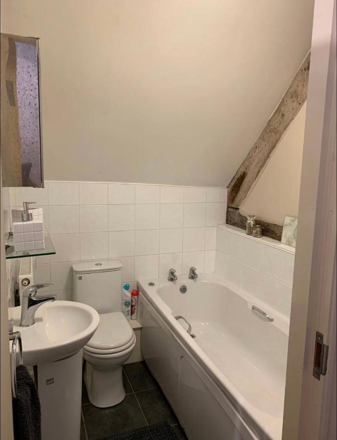 Studio Double. Own Bathroom, Shared Kitchen Bewdley Exterior foto