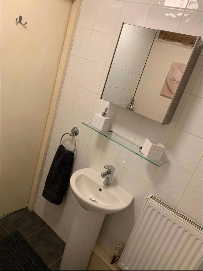 Studio Double. Own Bathroom, Shared Kitchen Bewdley Exterior foto